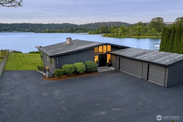 Property photo for 5110 Nw Sammamish Road, Issaquah photo 3