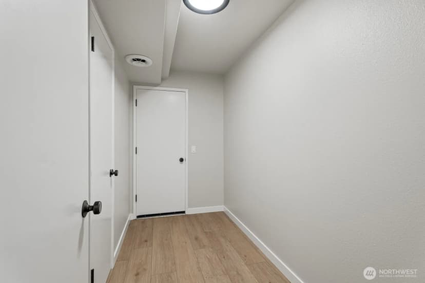 Property photo for 5110 Nw Sammamish Road, Issaquah photo 38