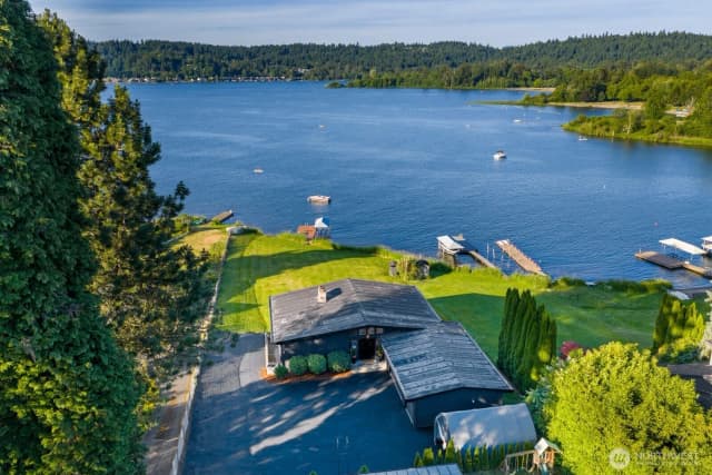 Property photo for 5110 Nw Sammamish Road, Issaquah