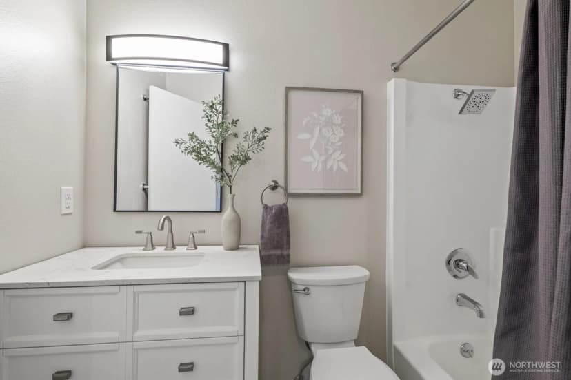 Property photo for 5110 Nw Sammamish Road, Issaquah photo 24