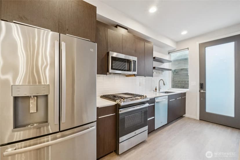 Property photo for 4810 C Delridge Way Sw, Seattle photo 4