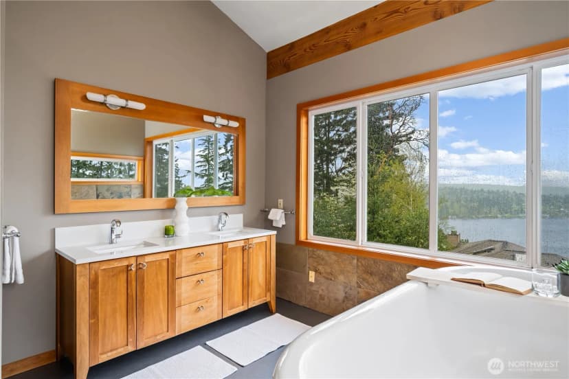 Property photo for 11818 89th Place Ne, Kirkland photo 24
