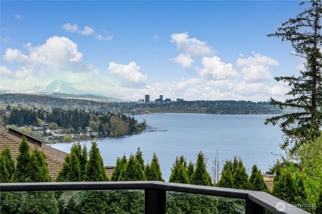 Property photo for 11818 89th Place Ne, Kirkland photo 3