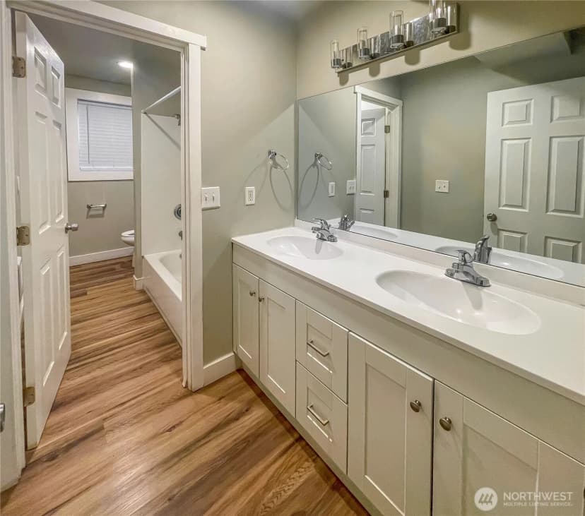 Property photo for 1815 13th Avenue S, Seattle photo 10