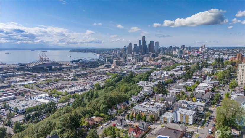 Property photo for 1815 13th Avenue S, Seattle photo 9