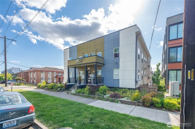 Property photo for 1815 13th Avenue S, Seattle photo 4