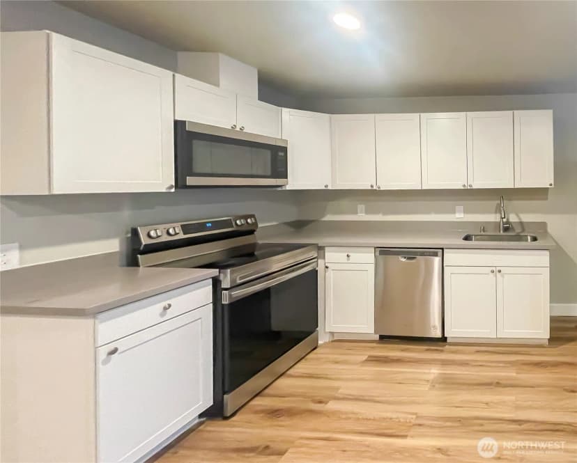 Property photo for 1815 13th Avenue S, Seattle photo 15