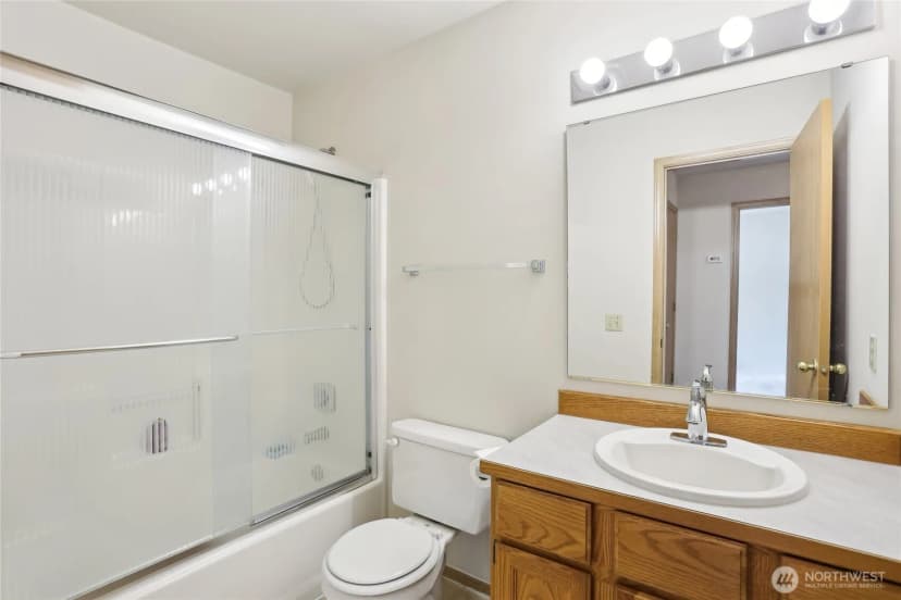 Property photo for 12515 Ne 107th Place, Kirkland photo 14