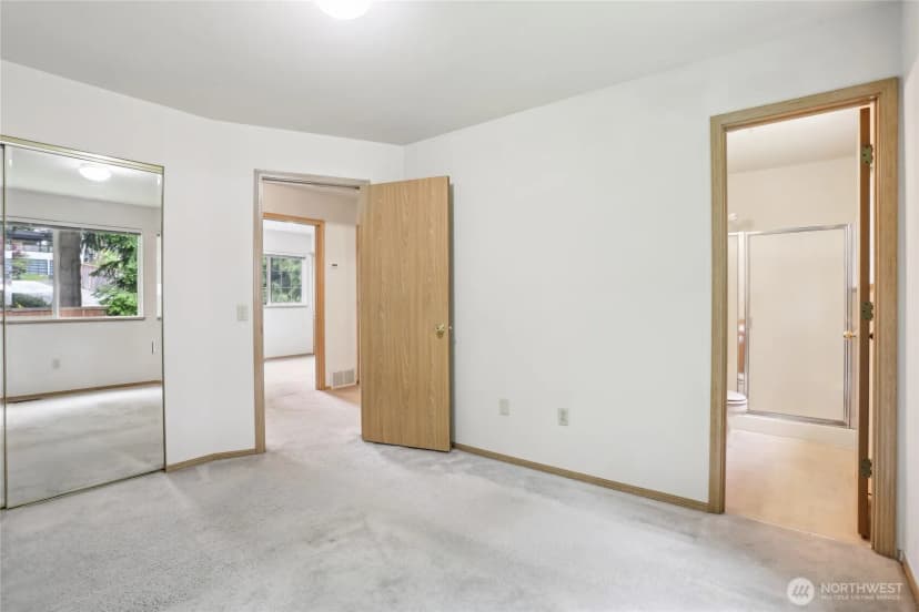 Property photo for 12515 Ne 107th Place, Kirkland photo 10