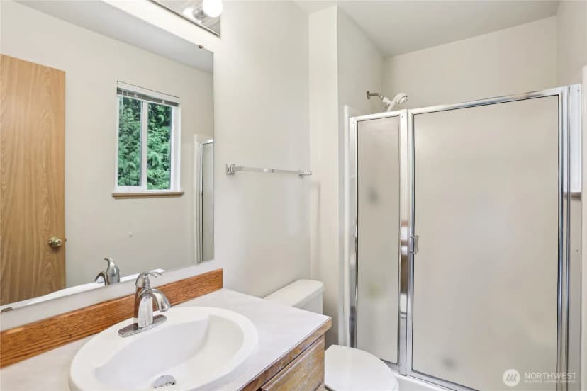 Property photo for 12515 Ne 107th Place, Kirkland photo 11