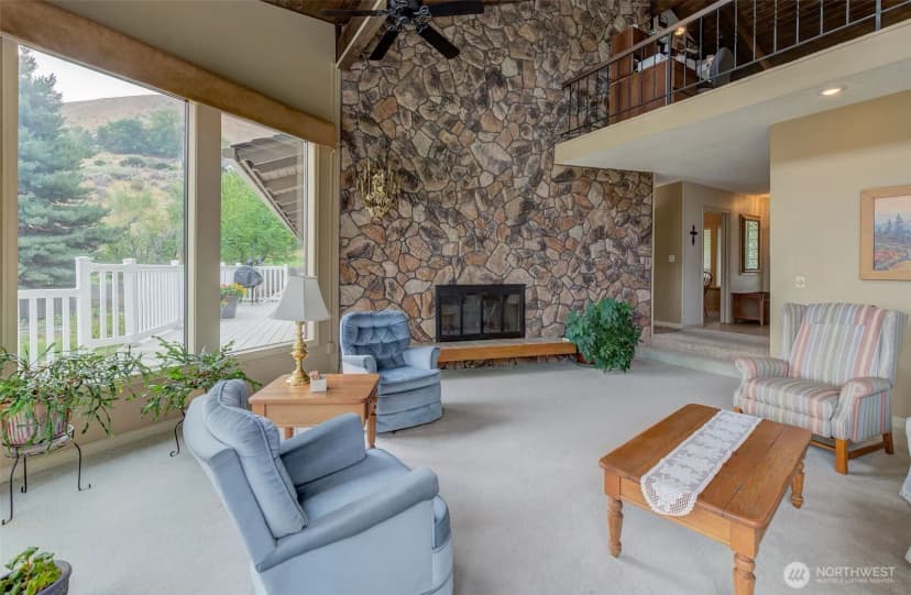 Property photo for 409 Austin Ave, Wenatchee photo 8