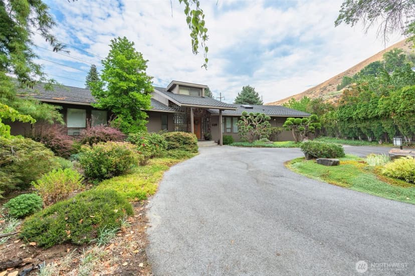 Property photo for 409 Austin Ave, Wenatchee photo 2