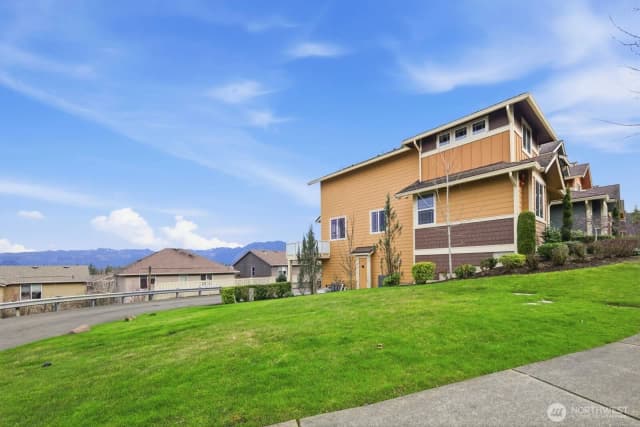 Property photo for 9122 Merritt Avenue Se, Snoqualmie photo 3