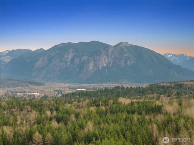 Property photo for 9122 Merritt Avenue Se, Snoqualmie photo 5