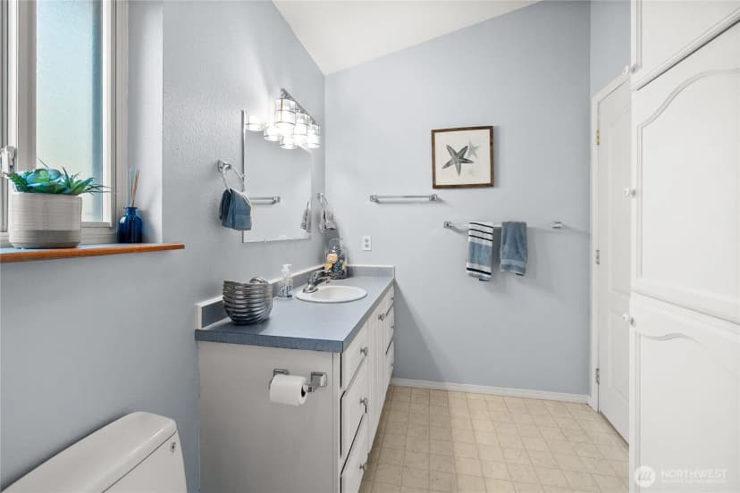 Property photo for 91 E Franjo Beach Drive, Shelton photo 16