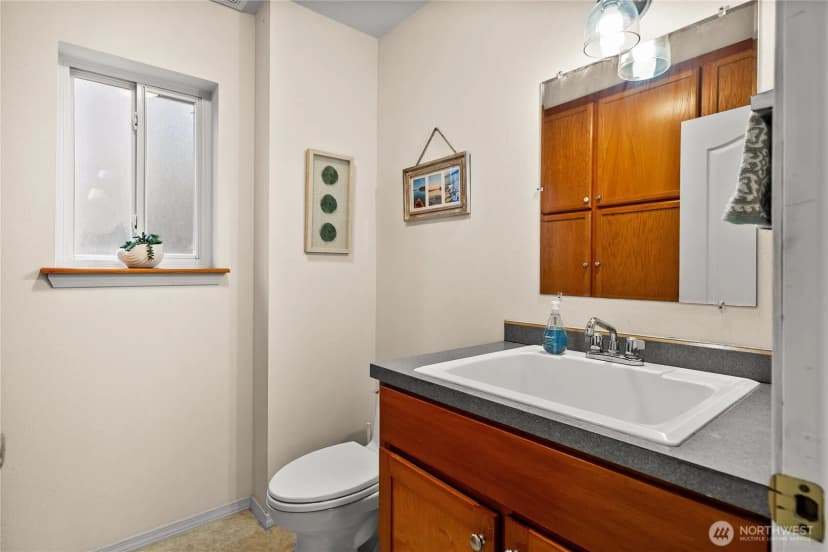 Property photo for 91 E Franjo Beach Drive, Shelton photo 25