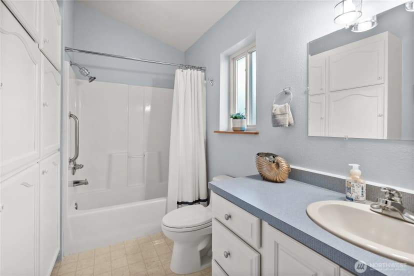 Property photo for 91 E Franjo Beach Drive, Shelton photo 17
