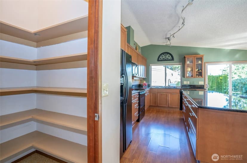 Property photo for 8401 Amber Drive Sw, Lakewood photo 15