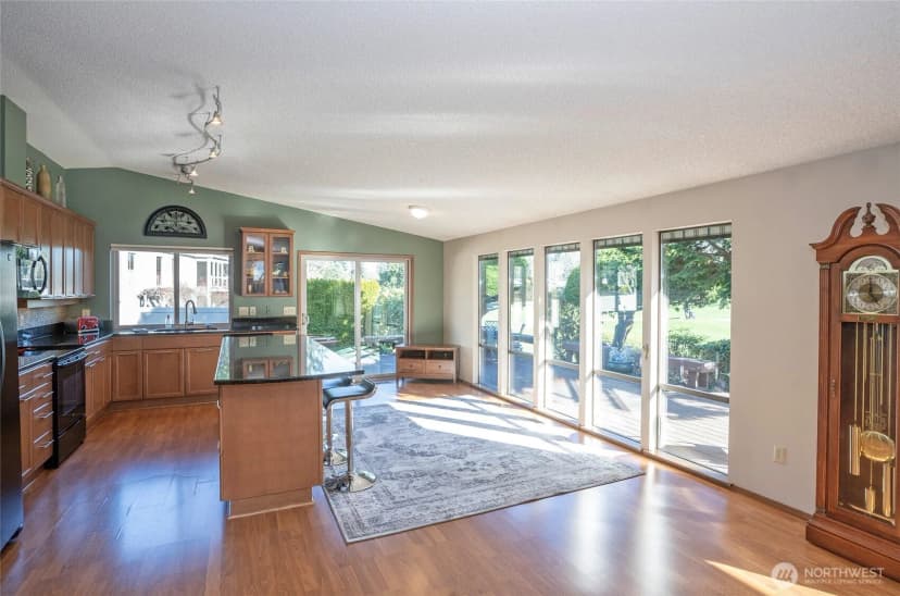 Property photo for 8401 Amber Drive Sw, Lakewood photo 13