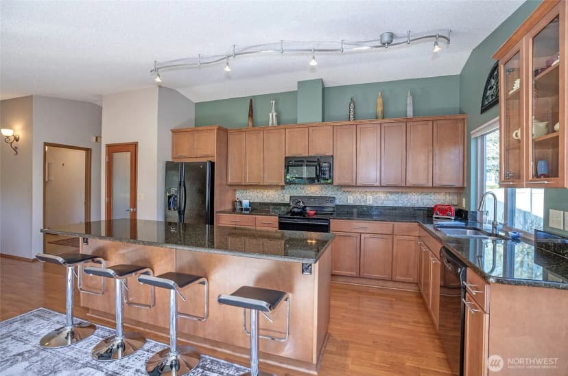 Property photo for 8401 Amber Drive Sw, Lakewood photo 14