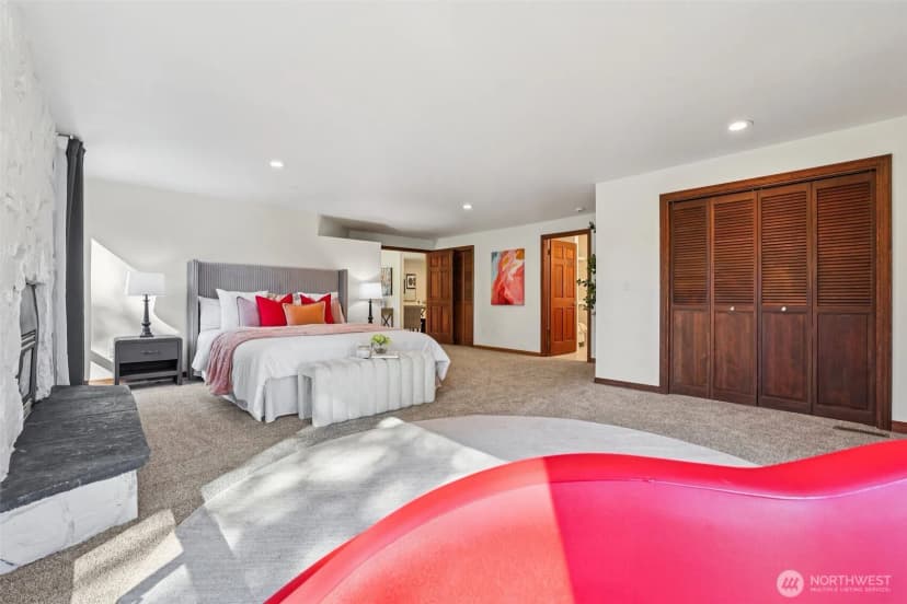 Property photo for 411 W Lake Sammamish Parkway Ne, Bellevue photo 19