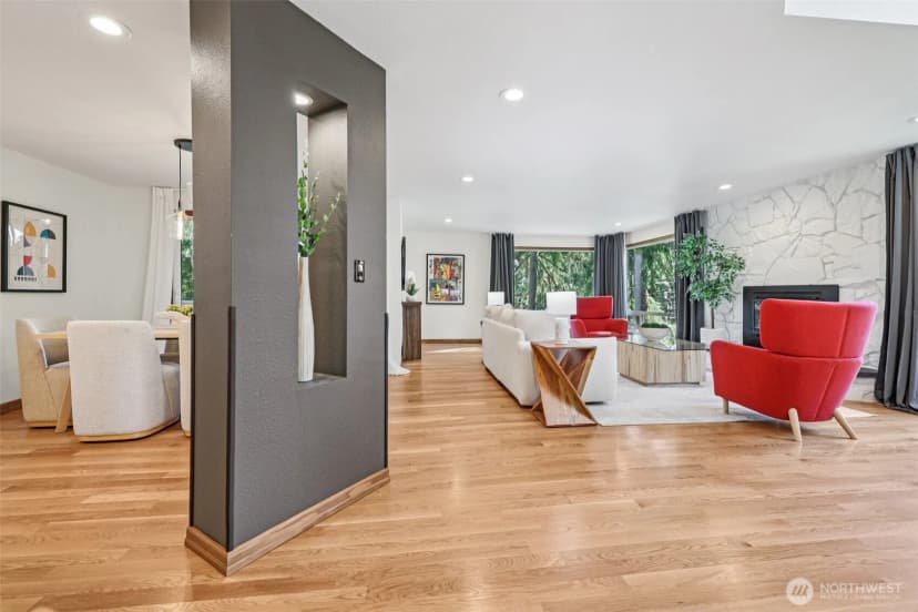 Property photo for 411 W Lake Sammamish Parkway Ne, Bellevue photo 6