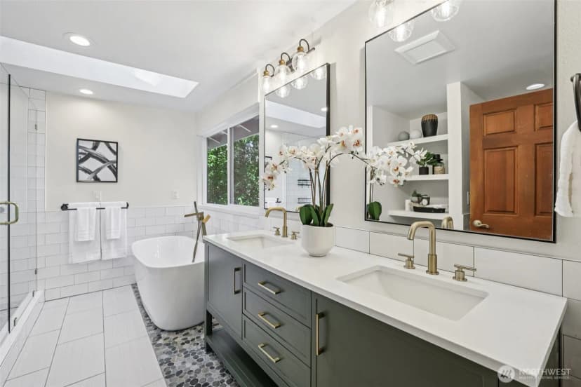 Property photo for 411 W Lake Sammamish Parkway Ne, Bellevue photo 20