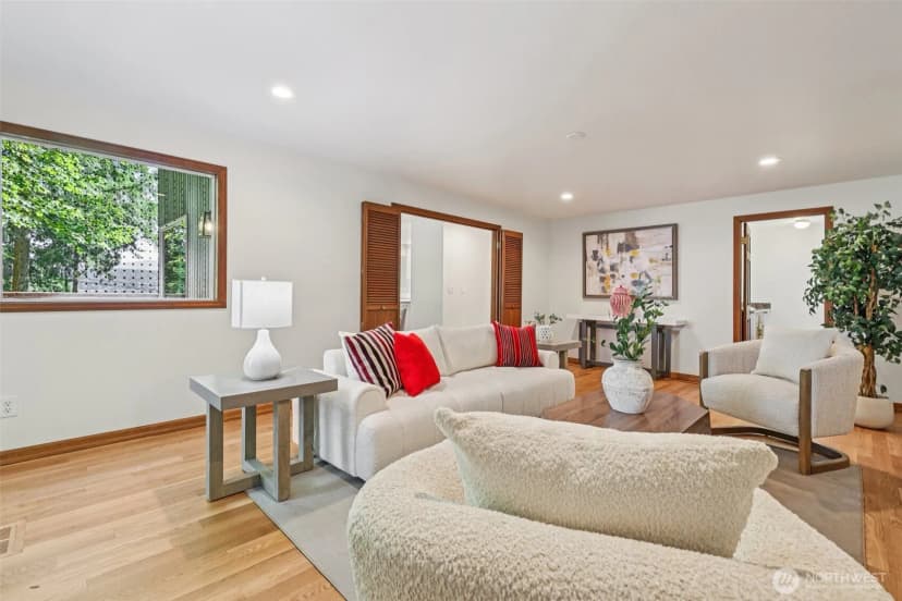 Property photo for 411 W Lake Sammamish Parkway Ne, Bellevue photo 29