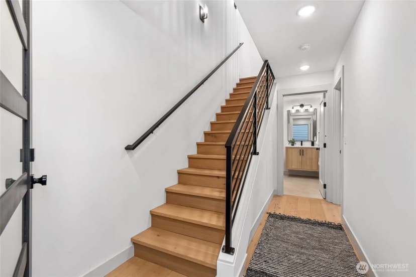 Property photo for 4517 44th Avenue Sw, Seattle photo 5