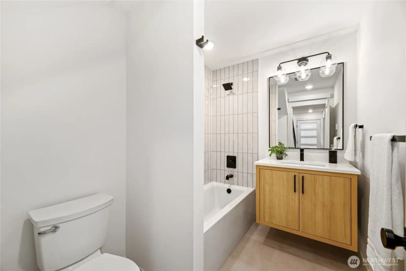 Property photo for 4517 44th Avenue Sw, Seattle photo 22