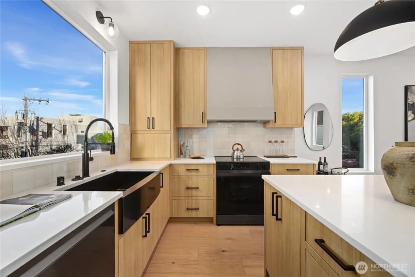 Property photo for 4517 44th Avenue Sw, Seattle photo 11