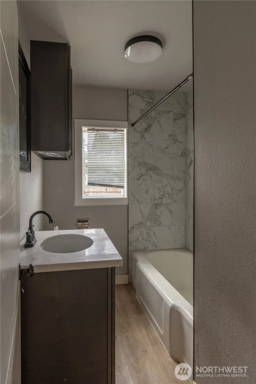 Property photo for 15406 Grant Avenue Sw, Lakewood photo 8