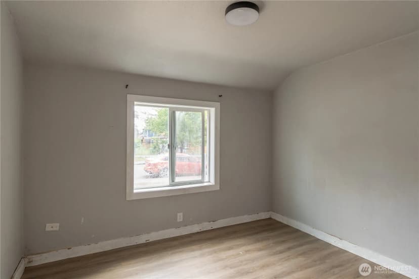 Property photo for 15406 Grant Avenue Sw, Lakewood photo 9