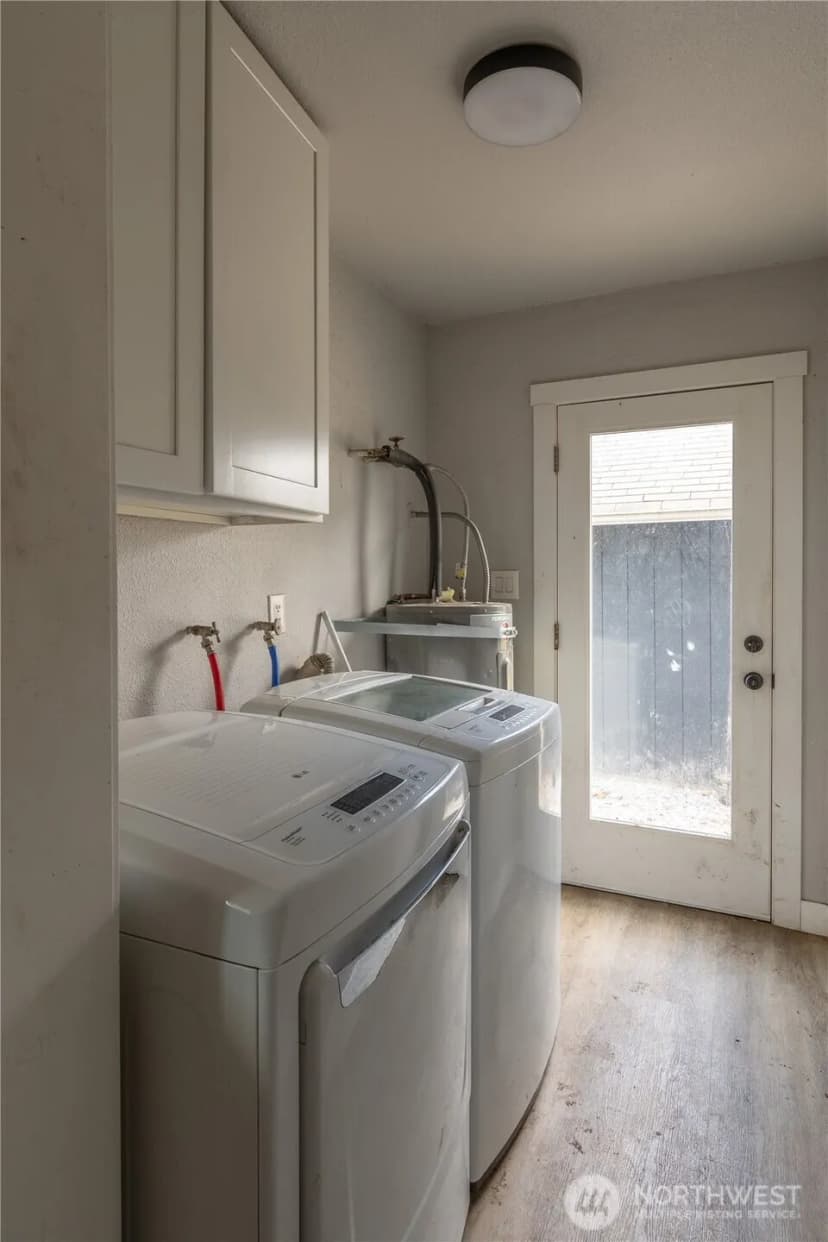 Property photo for 15406 Grant Avenue Sw, Lakewood photo 7