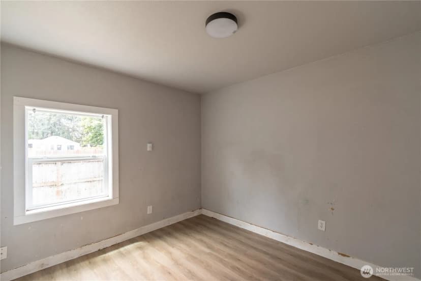 Property photo for 15406 Grant Avenue Sw, Lakewood photo 10