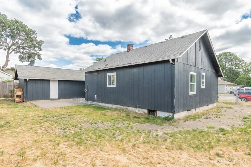 Property photo for 15406 Grant Avenue Sw, Lakewood photo 2