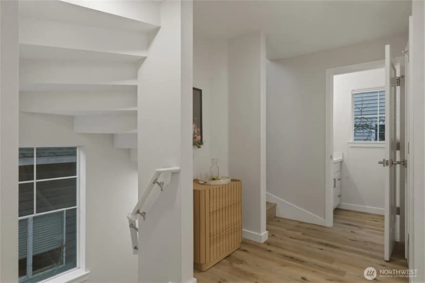Property photo for 1126 14th Ave #g, Seattle photo 14