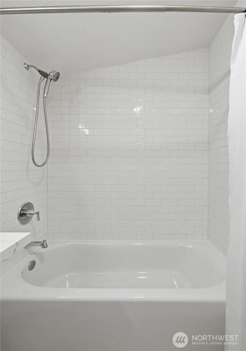 Property photo for 1126 14th Ave #g, Seattle photo 26