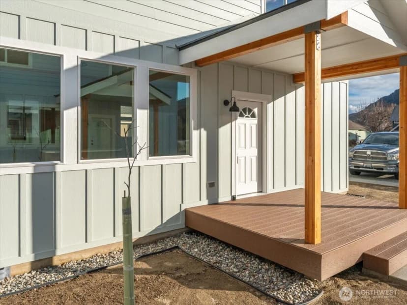 Property photo for 415 E Okanogan Avenue, Chelan photo 24