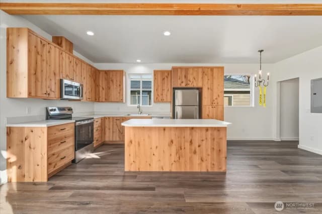Property photo for 415 E Okanogan Avenue, Chelan photo 5