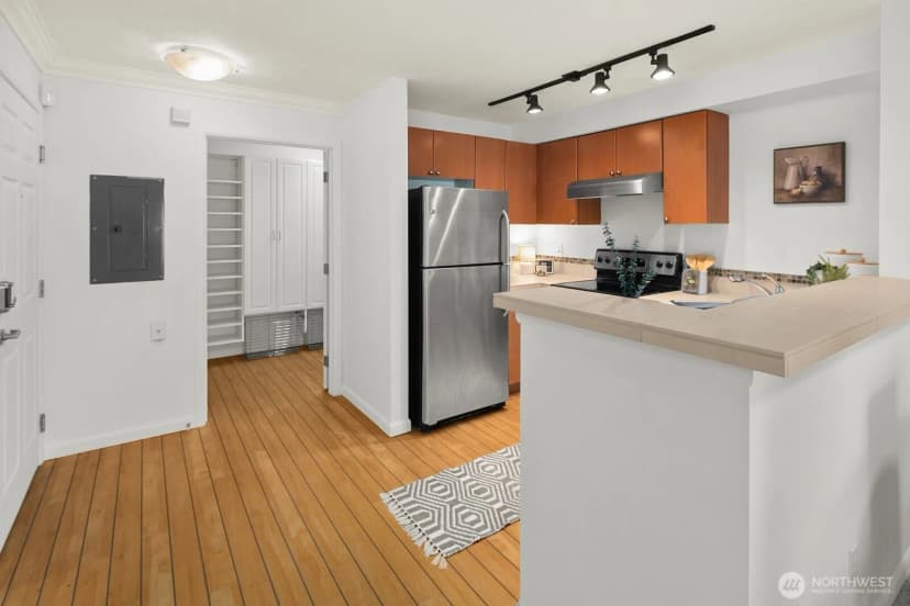 Property photo for 621 5 Avenue N #301, Seattle photo 15