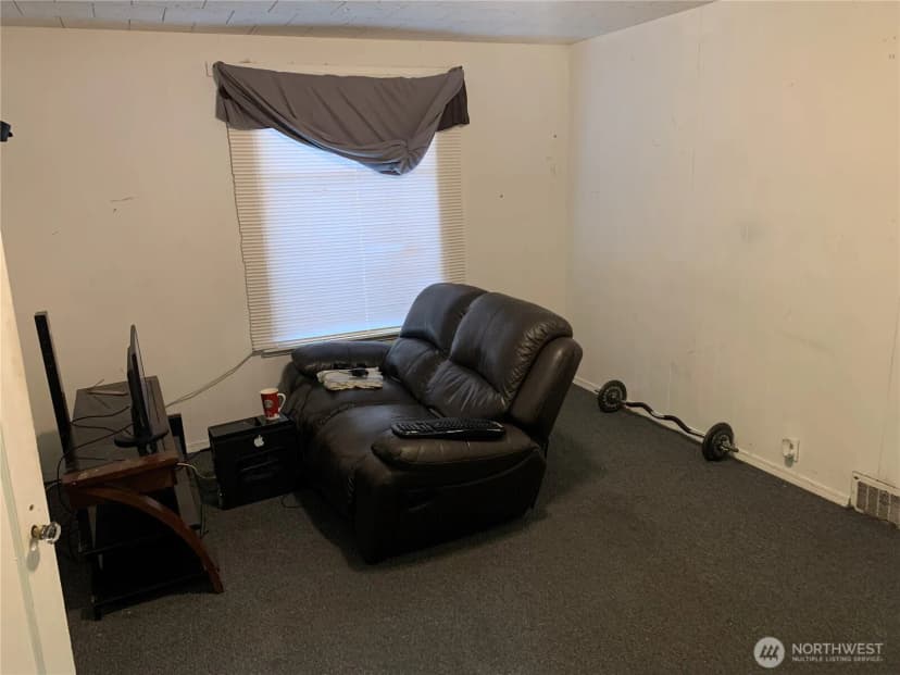 Property photo for 2515 Oakes Ave, Everett photo 9