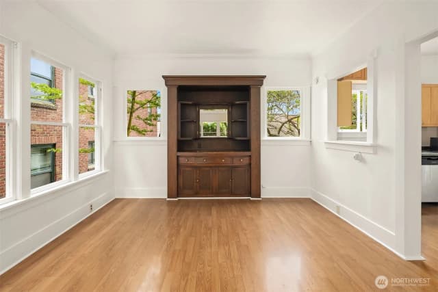 Property photo for 2031 Eastlake Avenue E, Seattle photo 5