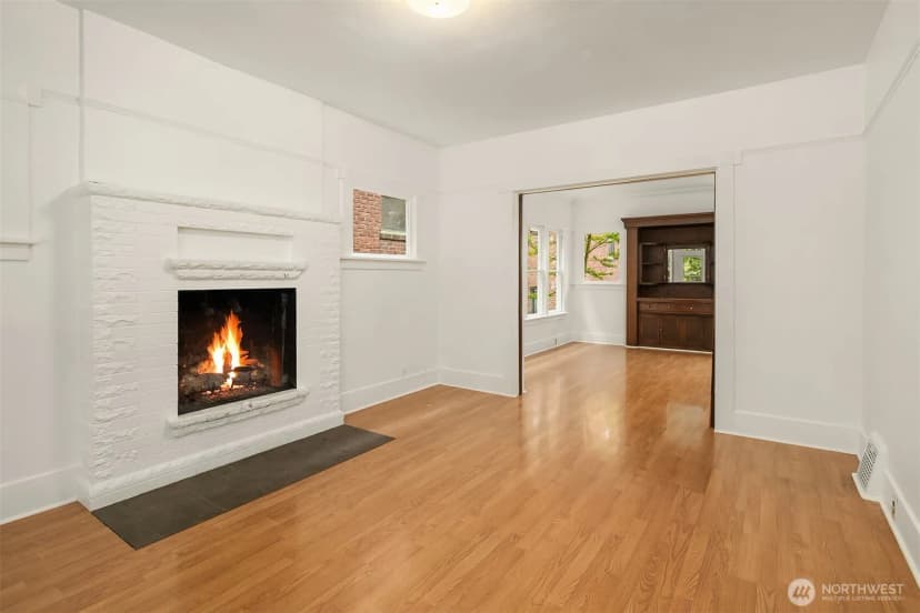 Property photo for 2031 Eastlake Avenue E, Seattle photo 9
