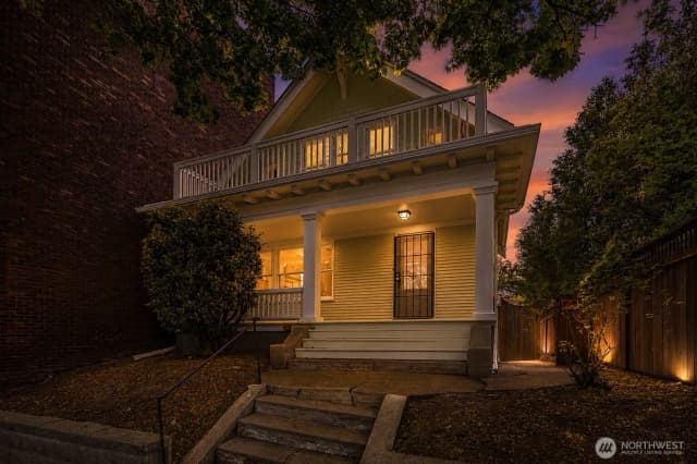 Property photo for 2031 Eastlake Avenue E, Seattle