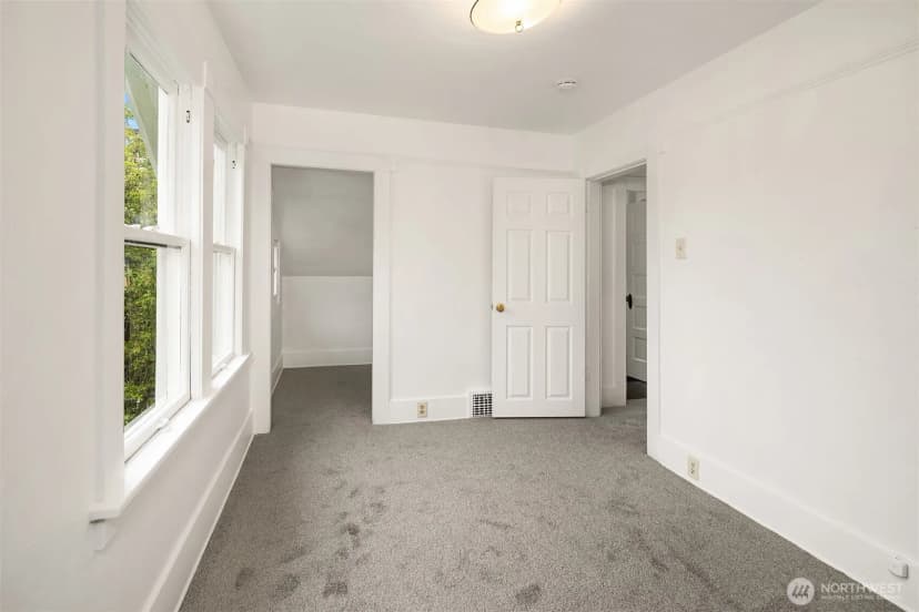 Property photo for 2031 Eastlake Avenue E, Seattle photo 17