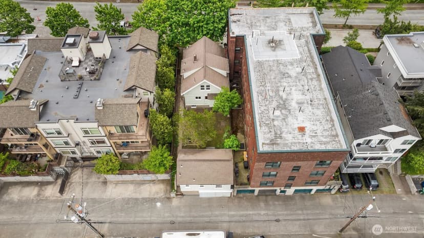 Property photo for 2031 Eastlake Avenue E, Seattle photo 33