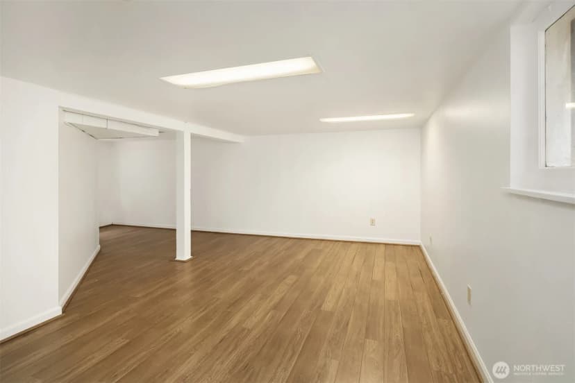 Property photo for 2031 Eastlake Avenue E, Seattle photo 20