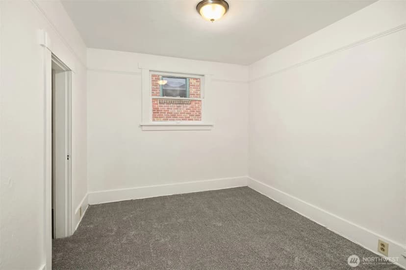 Property photo for 2031 Eastlake Avenue E, Seattle photo 15