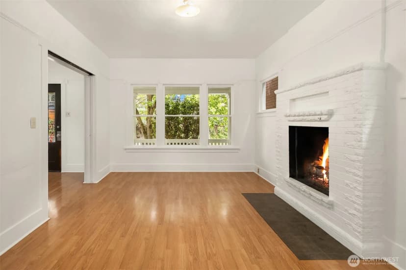 Property photo for 2031 Eastlake Avenue E, Seattle photo 3